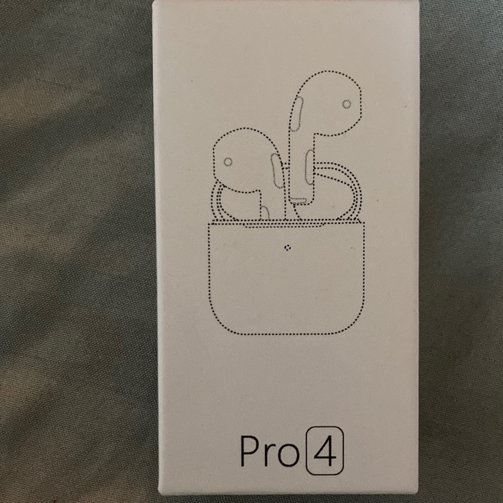 compatible to Apple & android devices-ear buds